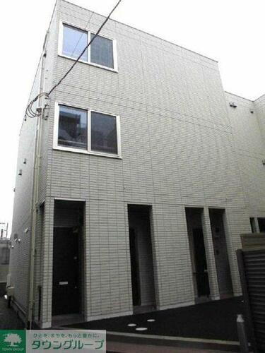 東京都江戸川区西小岩５丁目 3階建