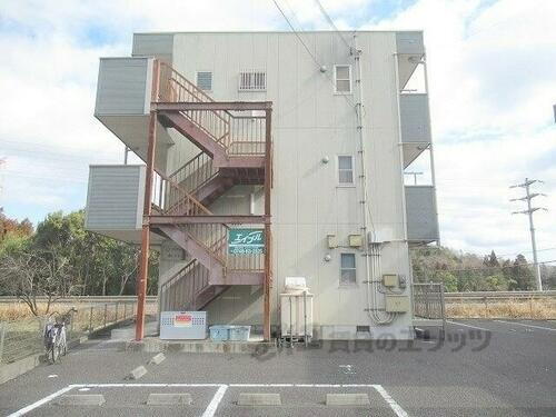 滋賀県甲賀市水口町新城 賃貸アパート