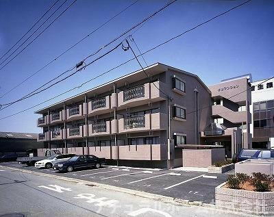 杉浦マンション 3階建