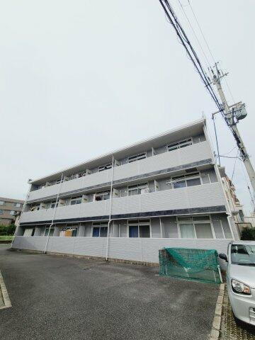 レオパレスクレスト 3階建