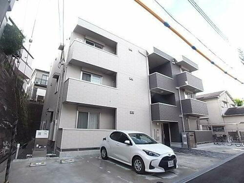 兵庫県神戸市兵庫区馬場町 3階建