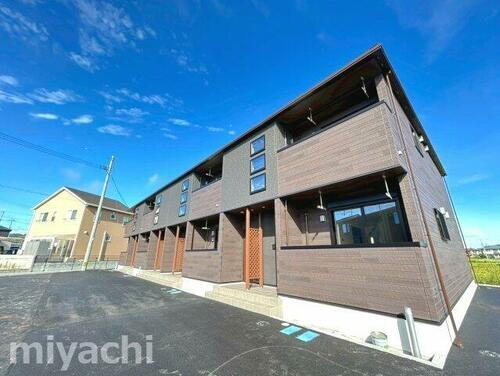 徳島県小松島市大林町字金岡  2階建