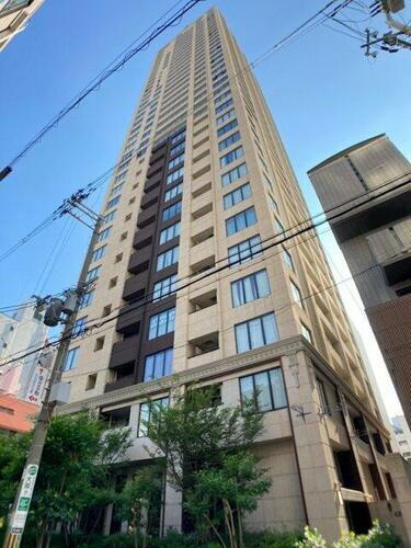 大阪府大阪市中央区東心斎橋１丁目 37階建