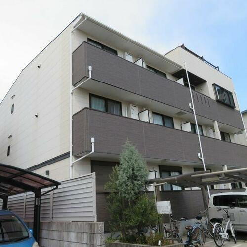 大阪府豊中市上新田３丁目 3階建