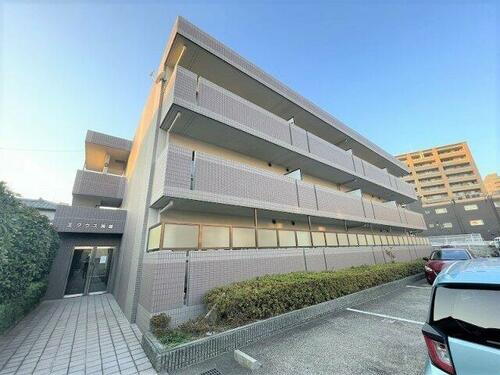 大阪府箕面市箕面６丁目 3階建