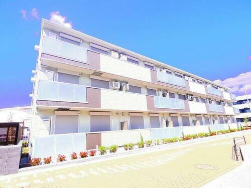 コスモ・アルカディア 3階建