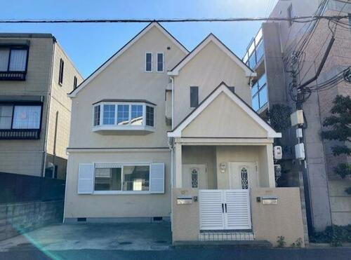 兵庫県神戸市東灘区本山中町３丁目 2階建