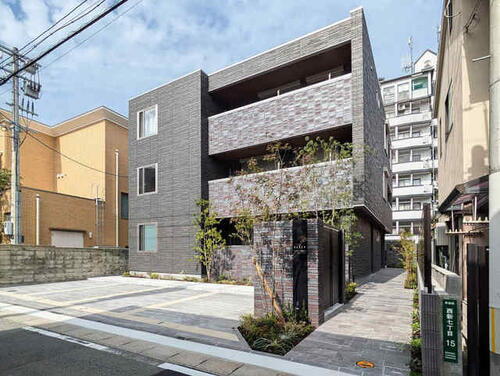 べレオ西新レジデンス 3階建