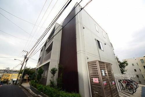 プランドール横浜 地上3階地下1階建