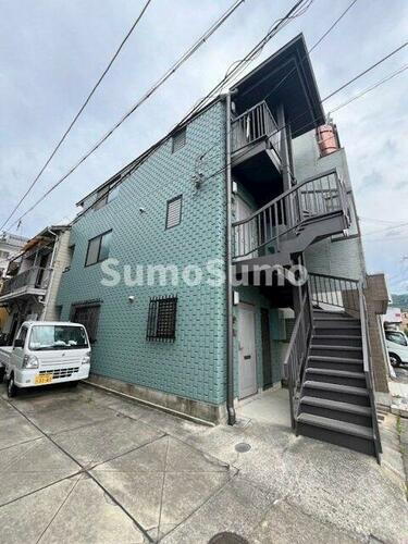兵庫県神戸市兵庫区荒田町３丁目 3階建