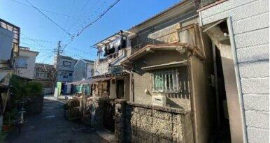 大阪府高石市綾園３丁目 2階建