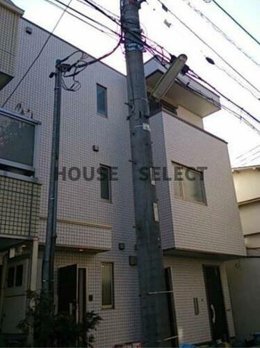 東京都世田谷区駒沢５丁目 3階建