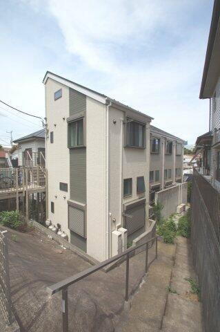 神奈川県横浜市西区西戸部町１丁目 賃貸アパート