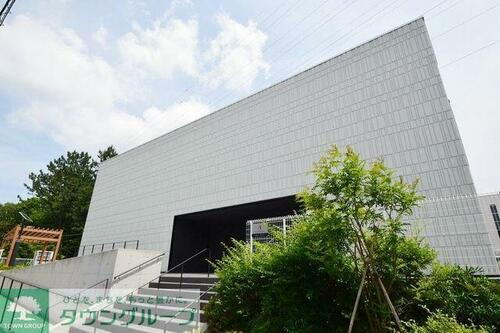 ＬＯＣ’Ｓ　ＹＯＫＯＤＡＩ 3階建