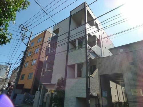 クリスタル 4階建