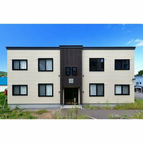 北海道小樽市真栄１丁目 2階建