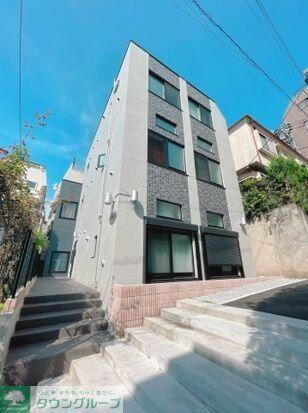 東京都目黒区駒場１丁目 3階建