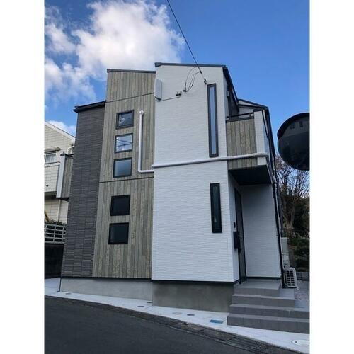 神奈川県川崎市多摩区菅仙谷１丁目 2階建
