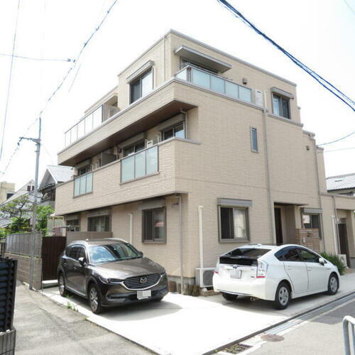 兵庫県西宮市瓦林町 築7年10ヶ月 3階建