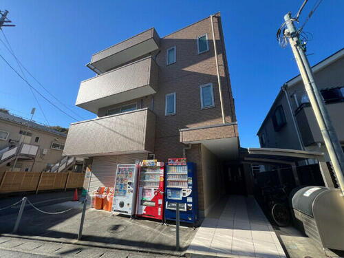 神奈川県川崎市多摩区菅北浦３丁目 3階建