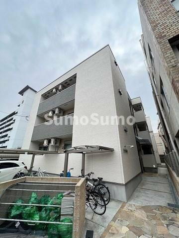 兵庫県尼崎市七松町３丁目 3階建