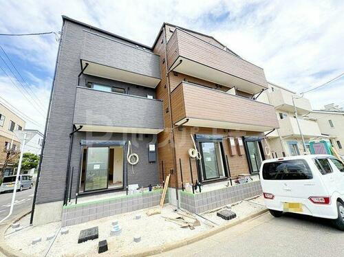 千葉県松戸市新松戸３丁目 3階建 
