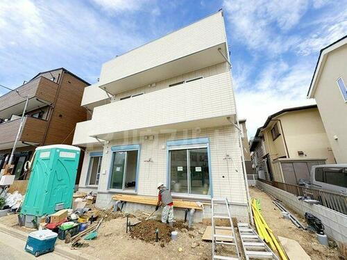 千葉県松戸市新松戸３丁目 3階建 