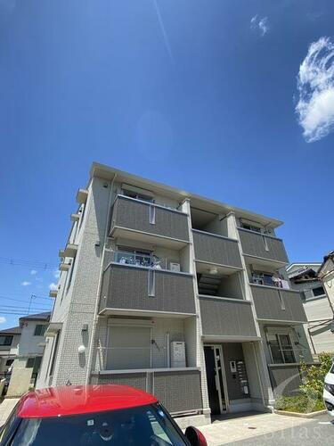 兵庫県伊丹市平松６丁目 築10年6ヶ月 3階建