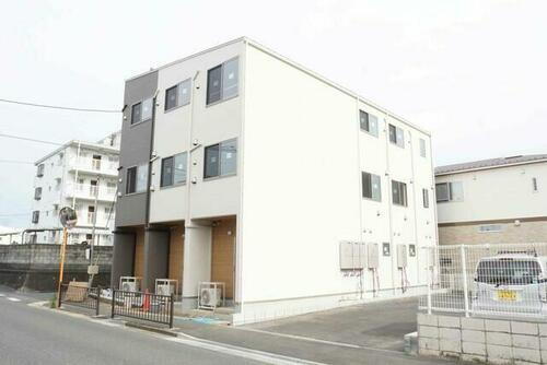 千葉県松戸市新松戸７丁目 3階建 築1年1ヶ月