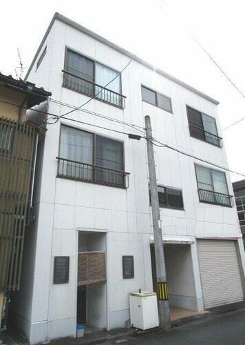 愛媛県宇和島市佐伯町２丁目 3階建