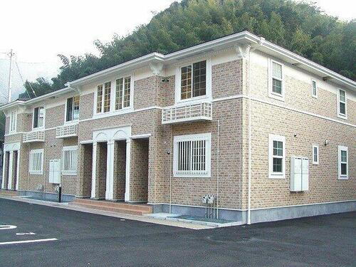 愛媛県宇和島市丸穂町１丁目 2階建