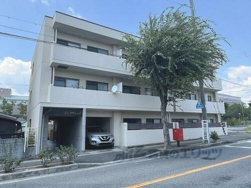 兵庫県伊丹市荒牧４丁目 築35年5ヶ月 3階建