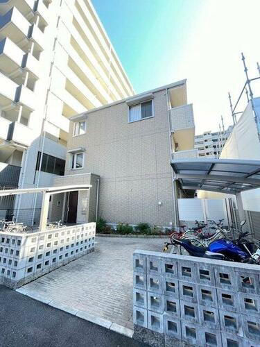 福岡県福岡市博多区吉塚６丁目 3階建