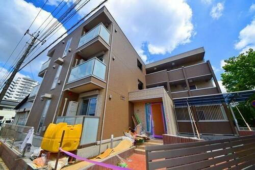 ポムアール 3階建