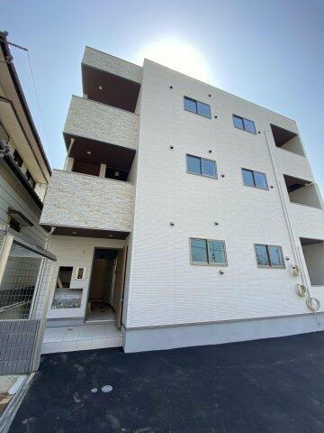 ブエナカーサ和白 3階建