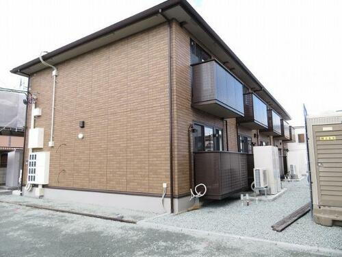 メゾン　ソレイユ根城 2階建