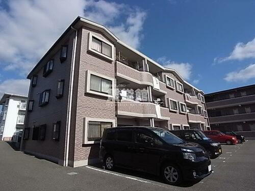 セントラルハイツ　Ａ棟 3階建