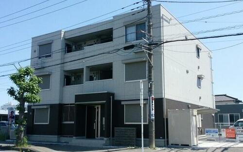 シャルマンハイム 3階建