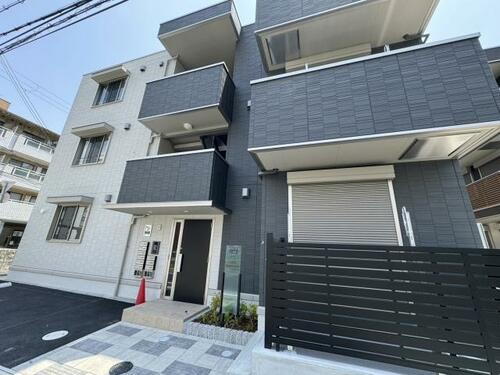 Ｄ’ｓ駅南大路 3階建