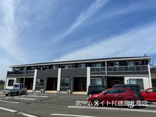 徳島県板野郡松茂町中喜来字群恵 2階建 築6年9ヶ月