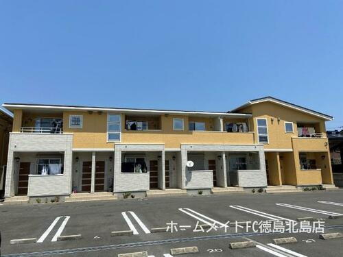 徳島県徳島市北島田町２丁目 2階建 築10年8ヶ月