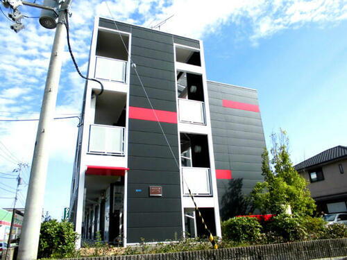 レオパレスエクレール福井 3階建