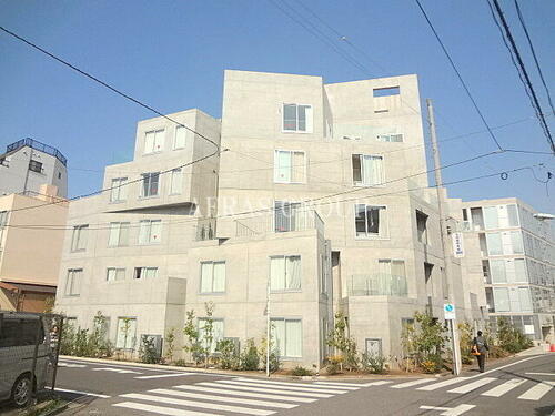 トレフォルム 地上5階地下1階建