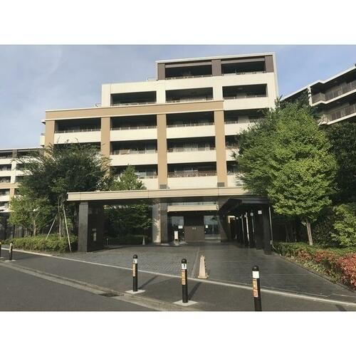 センターフォート 9階建