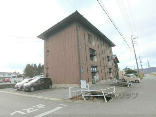 滋賀県東近江市妙法寺町 築38年10ヶ月 3階建