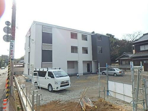 兵庫県三木市本町１丁目 3階建