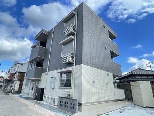 アジュール 3階建