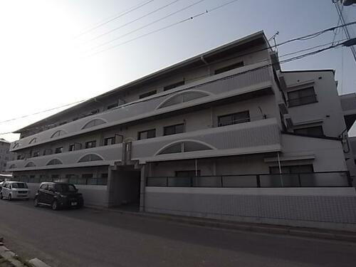 兵庫県加古川市平岡町高畑 3階建