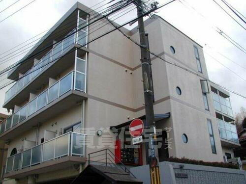 大阪府吹田市千里山西１丁目 3階建