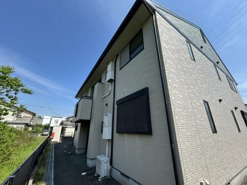 兵庫県姫路市飾東町佐良和 2階建